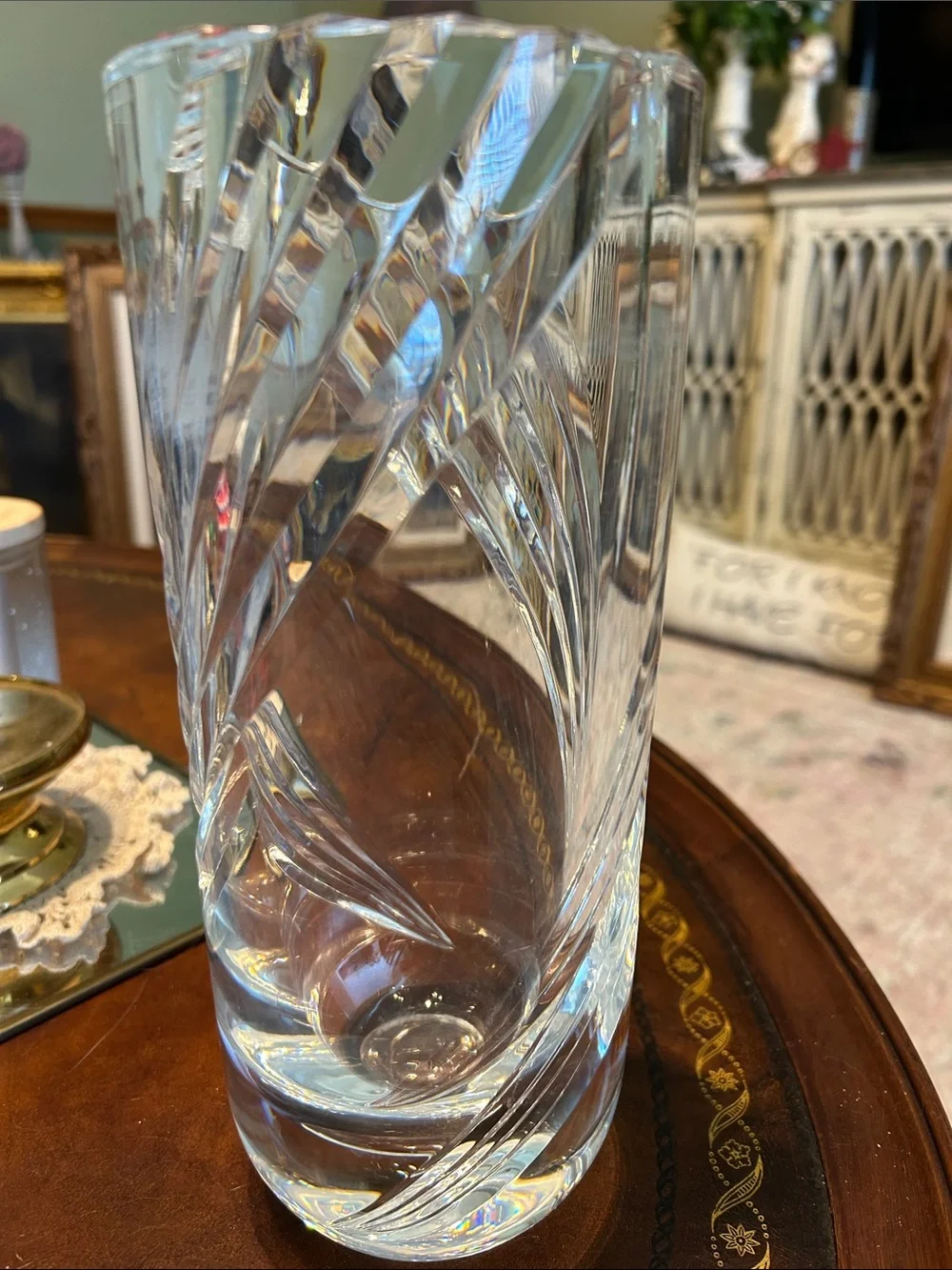 HOYA Japan Heavy 6.4lb Lead Crystal Vase 9.75